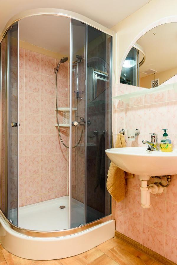 Chatka Elegant Bešeňová Zewnętrze zdjęcie